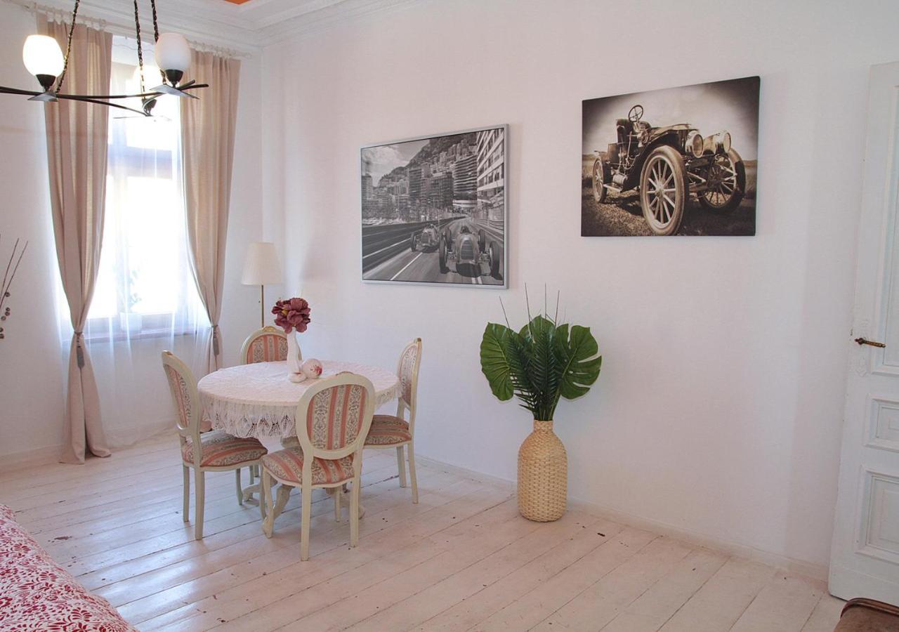 Grey Studio Apartment Wroclaw Exterior photo